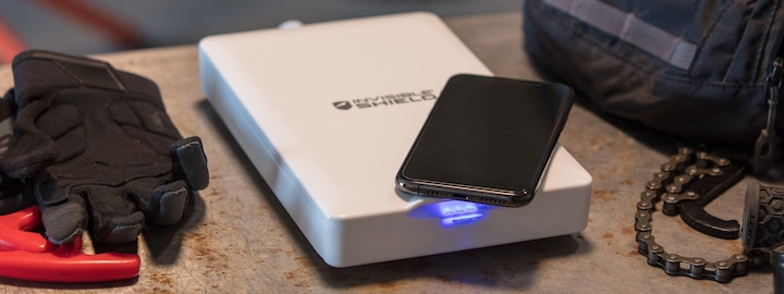 Actual product image InvisibleShield UV Smartphone Cleaning System
