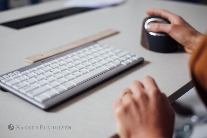 Actual product image Bakker Elkhuizen Ultraboard 950 Compact (US, Cable)