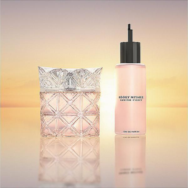 Produktbild Issey Miyake Lumiere d'Issey Eau de Parfum (Eau de Parfum, 150 ml)