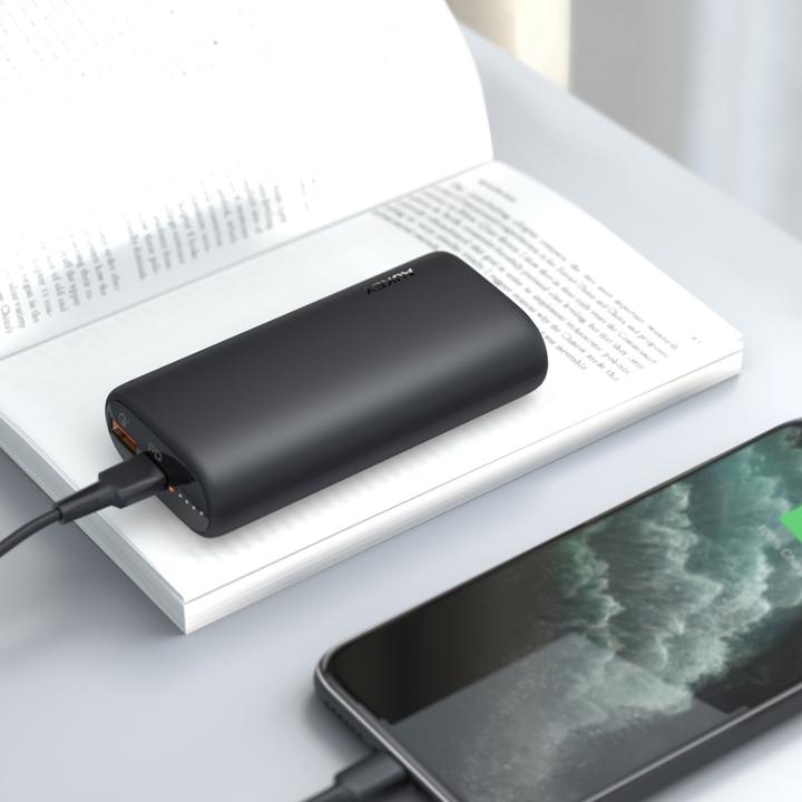 Produktbild Aukey PB-Y36 (10000 mAh, 20 W, 37 Wh)