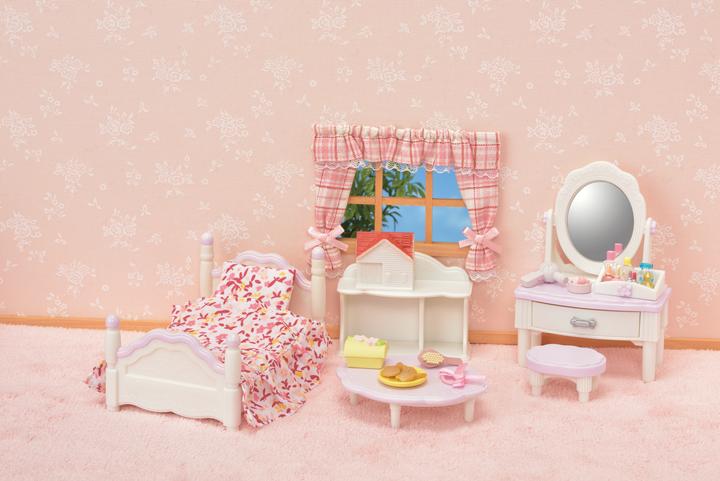 Actual product image Sylvanian Families Bedroom Vanity Set