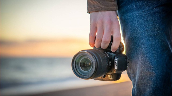 Actual product image Canon EOS 850D (24.20 Mpx, APS-C / DX)