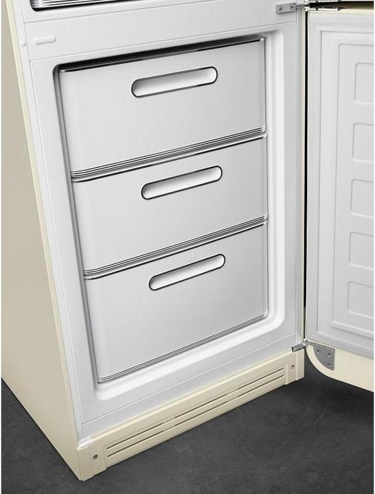 Image du produit Smeg Style rétro FAB32RCR5 (331 l)