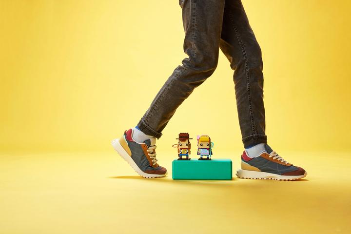 Actual product image LEGO BrickHeadz - Woody and Porcelain Girl (40553, LEGO Disney, LEGO Rare Sets)