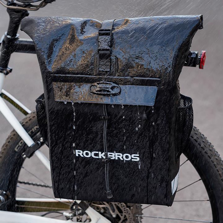 Image du produit Rockbros Bike Bag with Backpack Function, Waterproof, with Helmet Attachment 18l - Black (18 l, Sac de porte-bagages)