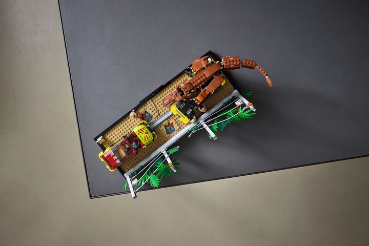Immagine prodotto LEGO L'epidemia del T. Rex (76956, Set LEGO rari)
