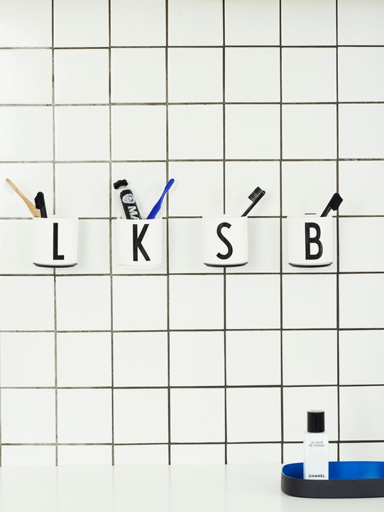 Produktbild Design Letters Arne Jacobsen N (300 ml, 1 x)