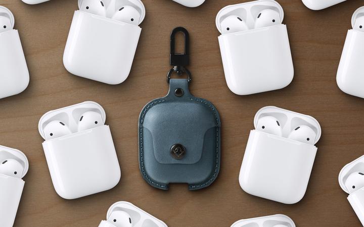 Actual product image TwelveSouth AirSnap Leather Case for AirPods Teal (Headphone bag)