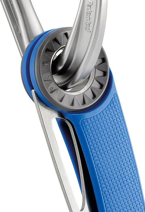 Actual product image Petzl Folding knife to attach to the carabiner (7 cm)