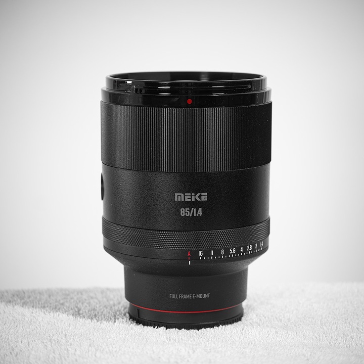 Actual product image Meike 85mm f/1.4 AF STM Lens Fullframe (Sony E)