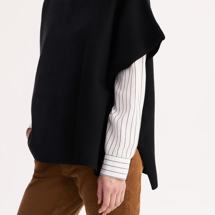 Produktbild Anne Weyburn Poncho mit rundem Ausschnitt (48)