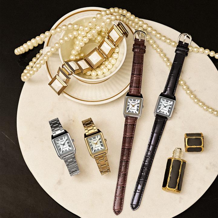 Actual product image Casio LTP-V007L-7B1 (Analogue wristwatch, 22 mm)