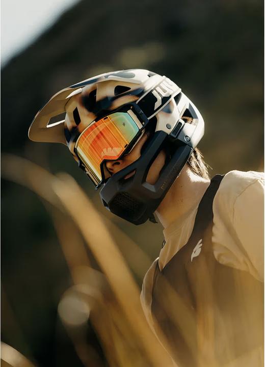 Produktbild Bluegrass Bicycle Full-Face MTB Helm VANGUARD CORE MIPS (56 - 58 cm)