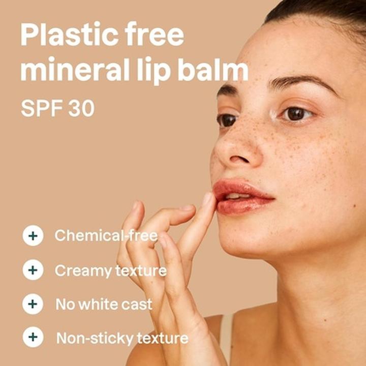 Produktbild Attitude Oceanly Tinted Lip Balm with SPF 30 EWG Verified Plastic-Free (Lippenöl)