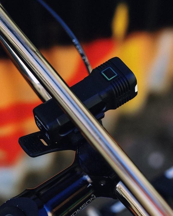 Produktbild knog. Blinder 400 + Plus Rear (400 lm, 20 lm)