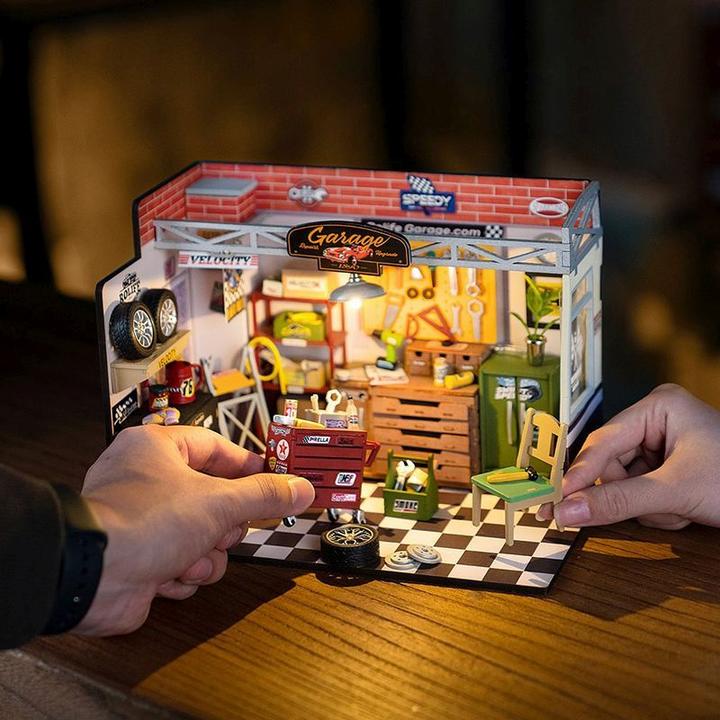 Actual product image Rolife Garage Workshop - Miniature house