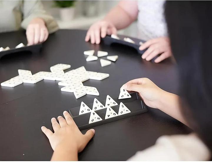 Actual product image Goliath Toys Triominos Classic (English, French, German, Italian, 1 - 4 Players)