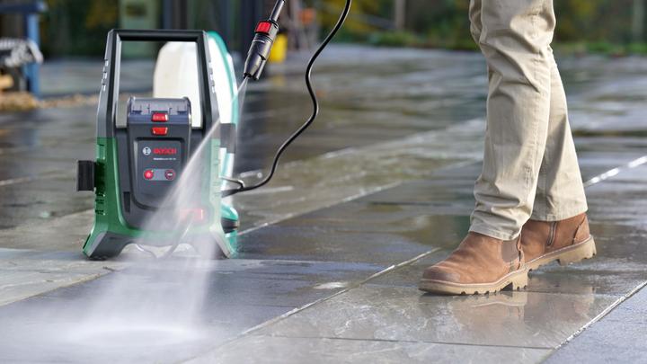 Produktbild Bosch Home & Garden UniversalAquatak 36V-100 (Akkubetrieb)