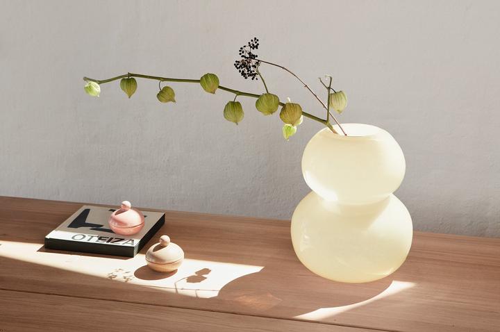 Produktbild OYOY Living Lasi Vase High - Vanilla (L300433) (1 x, 23.69 l)