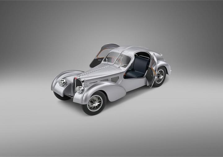 Produktbild Solido 1:18 Bugatti Atlantic silber