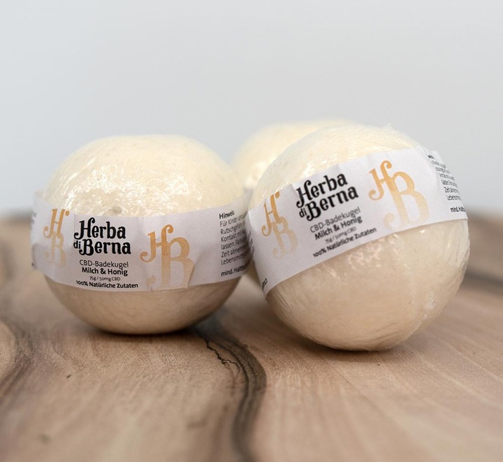 Produktbild Herba di Berna CBD Badekugel Milch & Honig (Badekugeln)