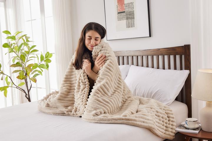 Produktbild Ströme Fluffy heated blanket (180 x 130 cm)