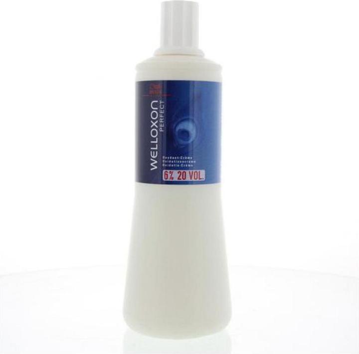 Actual product image Wella Welloxon Perfect Cream Developer (6% 20 Vol.)