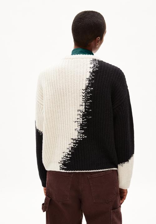 Actual product image Armedangels Long Sleeve Miyaar Pullover Round Neck Black/Oat (L)