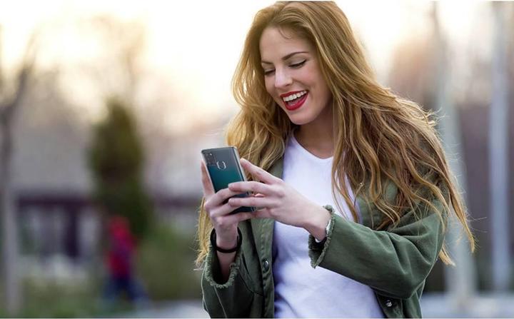 Immagine prodotto Spigen Cristallo liquido (Samsung Galaxy A21s)
