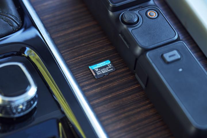Produktbild Kingston Card Canvas Go Plus MicroSD +ADP 1TB (1000 GB, microSDXC, U3, UHS-I)