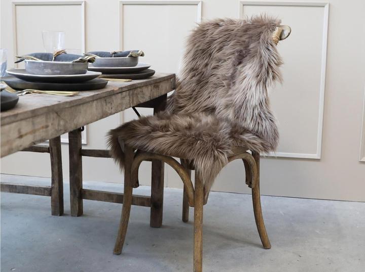 Actual product image Chic Antique Imitation lambskin 90 x 60 cm, mocha (90 x 60 cm)