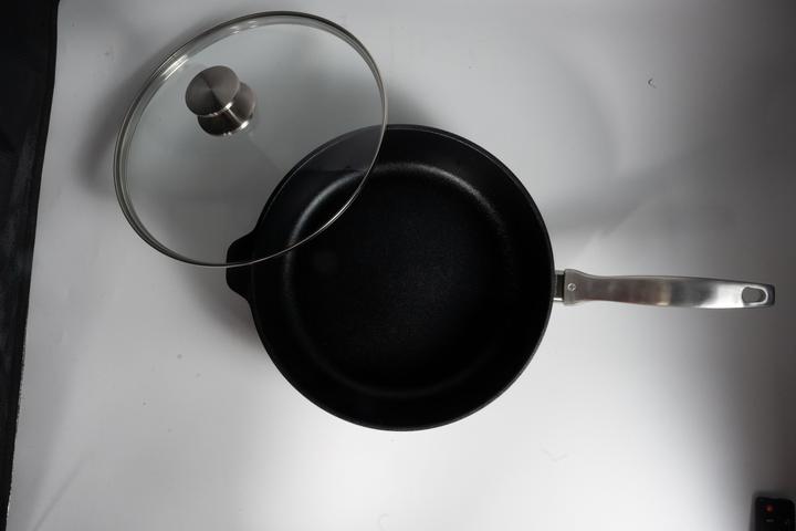 Produktbild Swiss Diamond CXD Induktion Bratpfanne/Deckel ohne PFAS 28cm (Bratpfanne, Aluminiumguss)