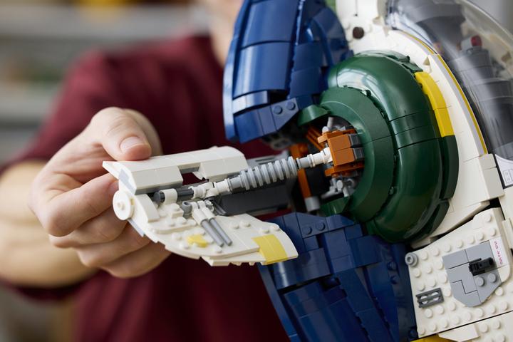 Actual product image LEGO Jango Fett's Firespray-class starship (LEGO Star Wars)