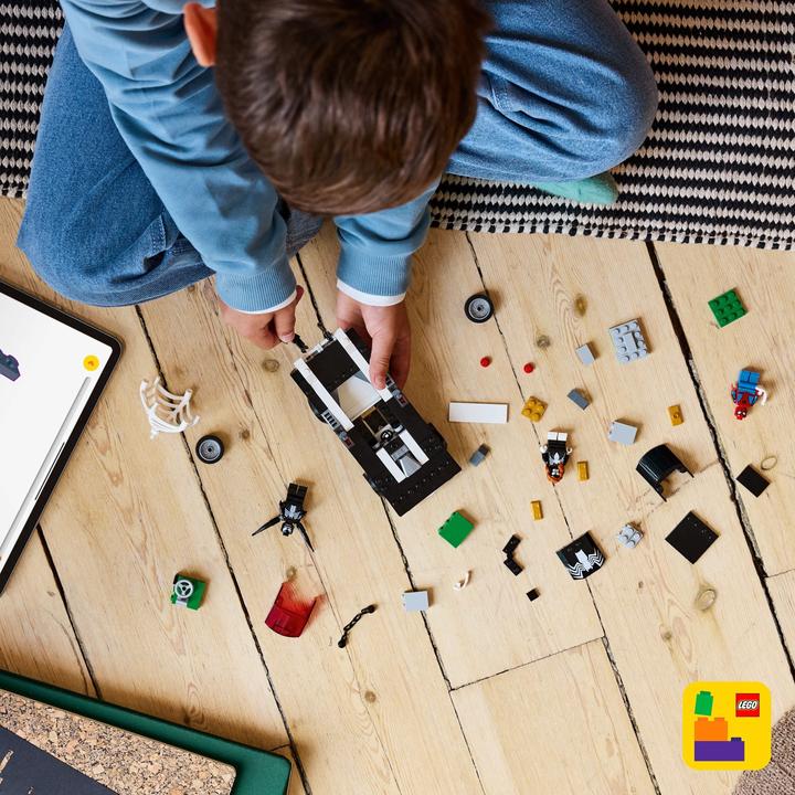 Actual product image LEGO Spider-Man vs. Venom Muscle-Car (76309, LEGO Marvel)