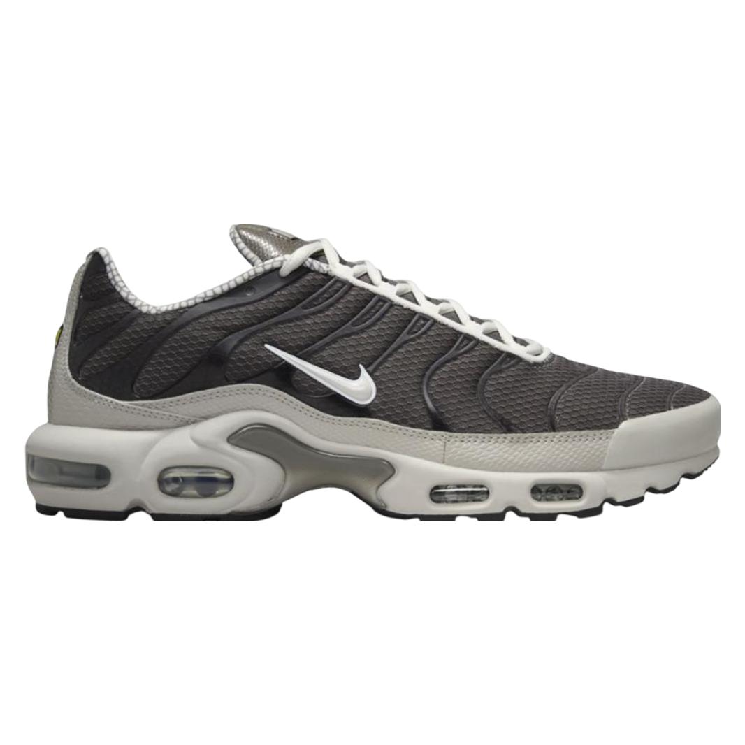 Nike, Herren, Sneakers, Air Max Plus, Grau, Weiss, (40.5)