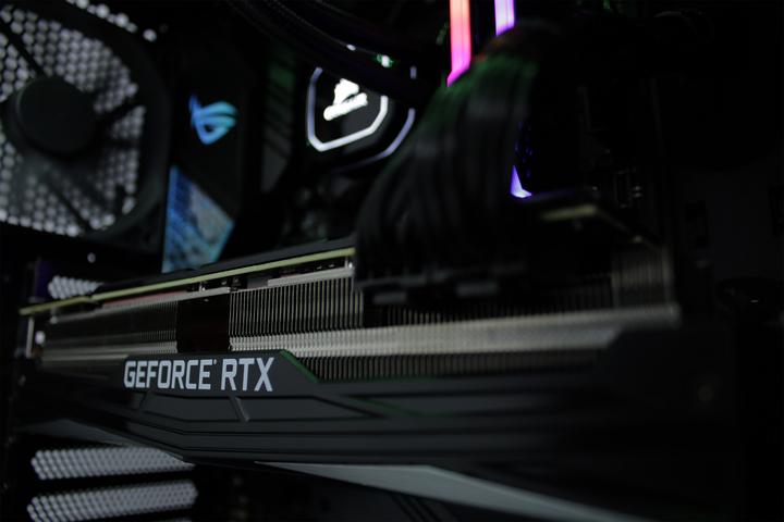 Produktbild Mifcom Savage (1000 GB, 32 GB, Intel Core i9-9900K, GeForce RTX 2080 Ti)