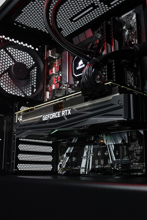 Produktbild Mifcom Savage RTX2080Ti Core i7 (Intel Core i7-9700K, 16 GB, 500 GB, GeForce RTX 2080 Ti)