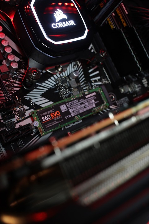 Produktbild Mifcom Savage RTX2080Ti Core i7 (Intel Core i7-9700K, 16 GB, 500 GB, GeForce RTX 2080 Ti)