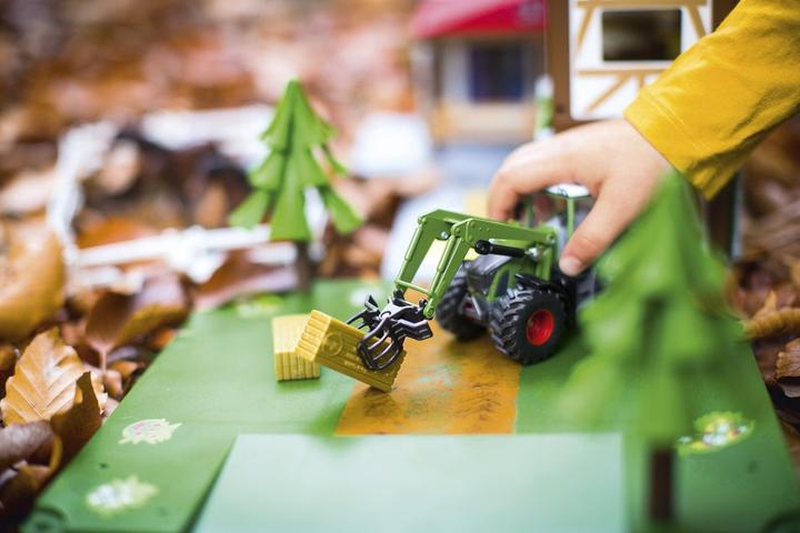 Immagine prodotto Siku Fattoria di cavalli World, 276x276x80 mm, da 3+