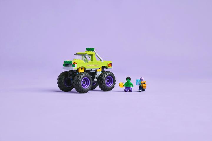 Actual product image LEGO Hulk truck vs. Thanos (76312, LEGO Super Mario)