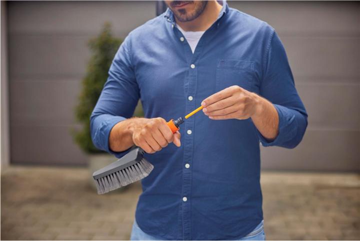 Actual product image Gardena Cleansystem wash set hand brush M soft