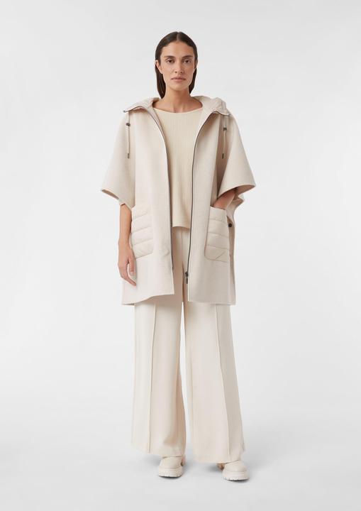 Produktbild Comma Sweatshirt Strukturiertes Sweatshirt mit 3/4-Ärmeln und U-Boot-Ausschnitt (34)