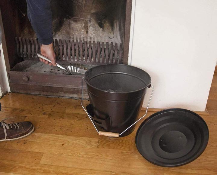 Produktbild Esschert Design Ascheneimer mit Schaufel