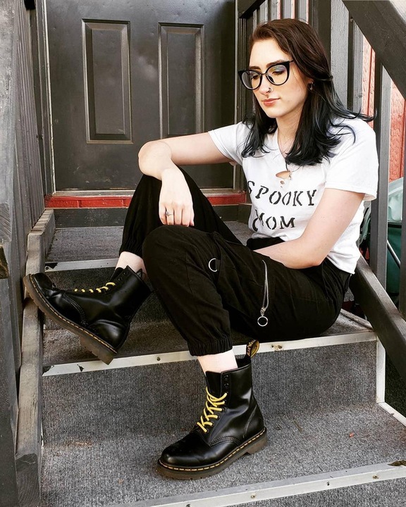 Actual product image Dr. Martens 1460 Smooth (43)