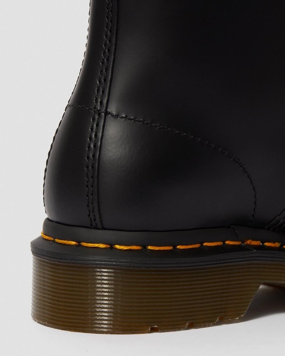 Actual product image Dr. Martens 1460 Smooth (43)