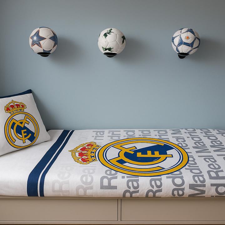 Actual product image Mumuru - Real Madrid Bedding - Vibrant Team Colors - 140x200 cm