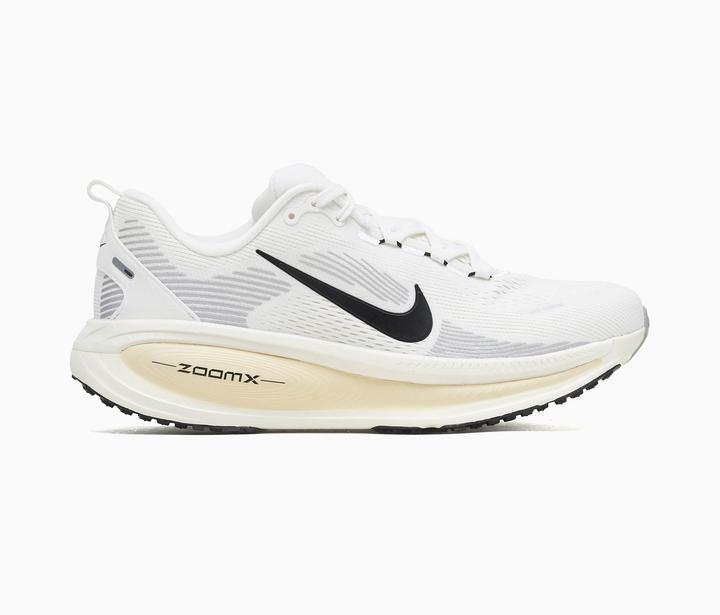 Produktbild Nike Vomero 18 (47)
