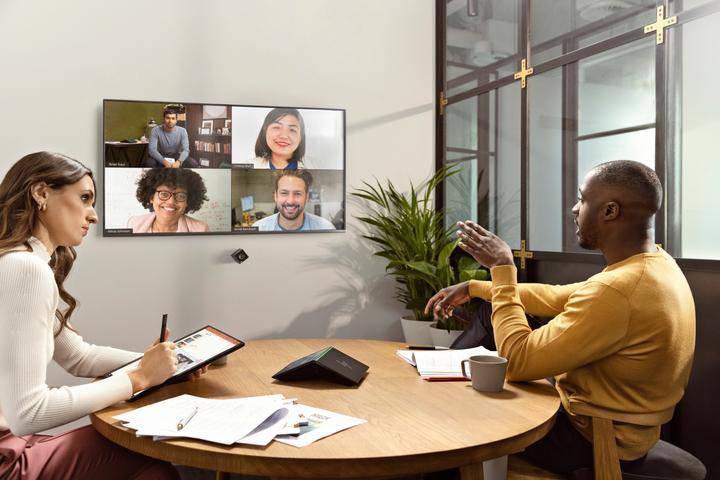 Actual product image HP Presence Small Space Solution Plus AI Camera with Microsoft Teams Rooms - Mini bureaumodel - Core i5