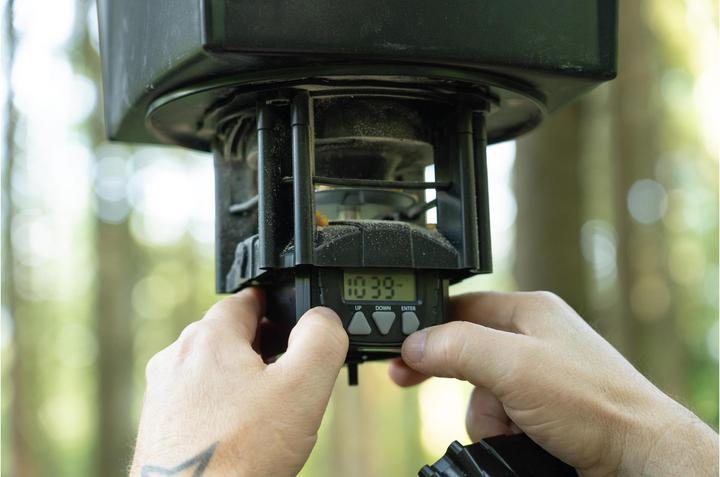 Produktbild Dörr Compact Futterstreuer Set mit Behälter