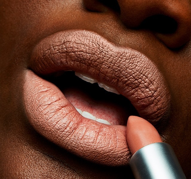 Actual product image MAC Cosmetics Matte Lipstick (Honeylove)